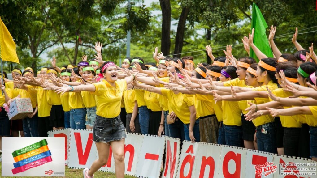 băng rôn cổ động