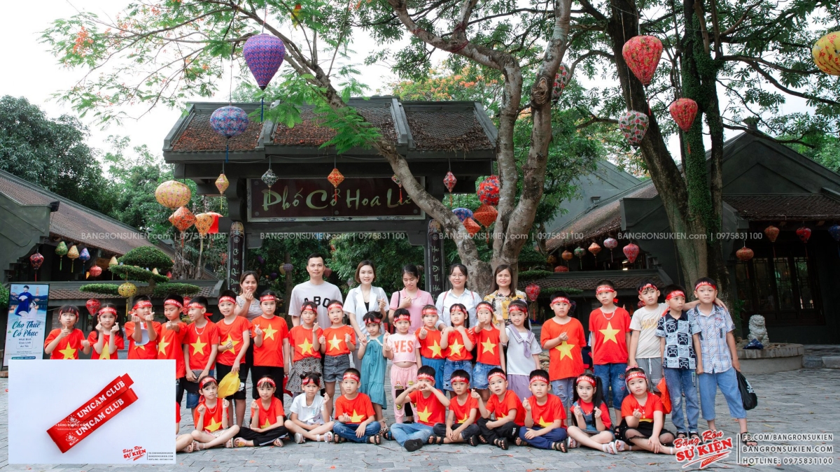 băng rôn trung tâm tiếng anh